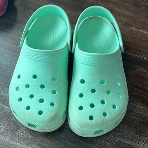 Girls crocs